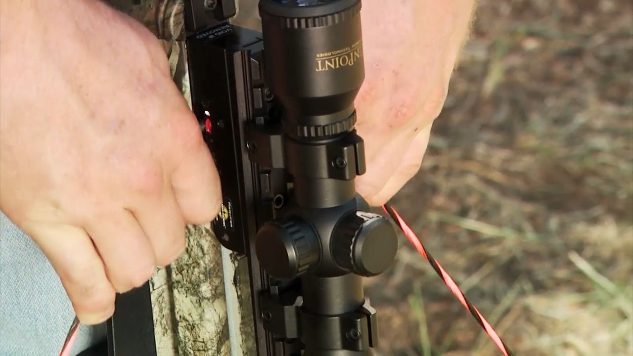 国外合法拍摄黑风t2黑风t3复合弓弩十字弩绞盘弩户外性能测试娱乐节目