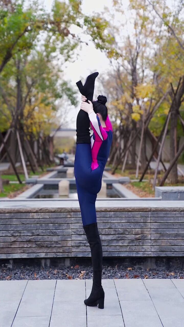 一字马 #大长腿 #完美身材 #舞蹈 双鱼座女孩#爱舞蹈爱生活