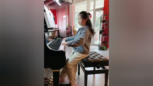 依依姐姐:日常钢琴练习《蓝蝴蝶》#钢琴 #课堂随拍 #蓝蝴蝶