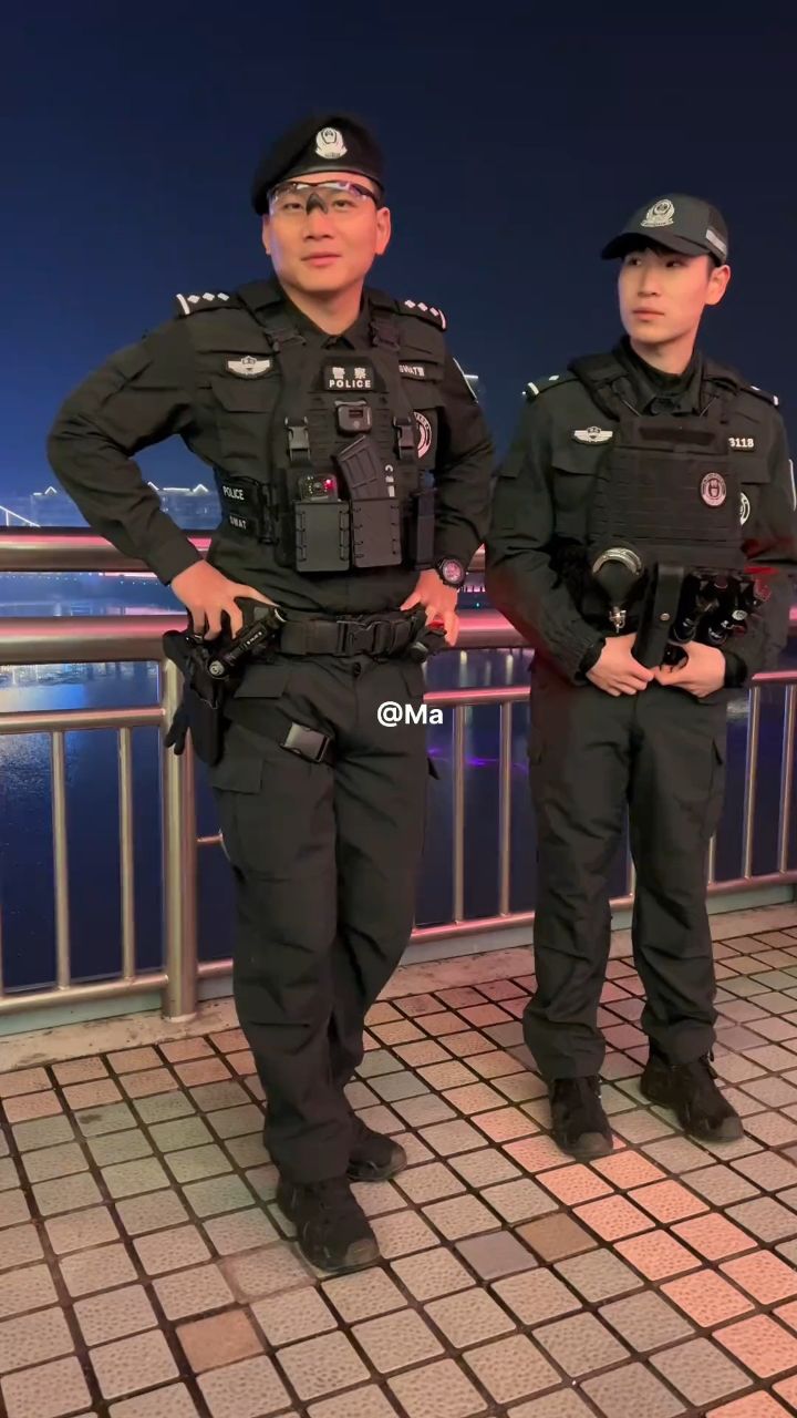 公安特警手机壁纸图片