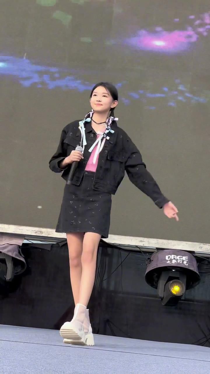 小伙伴们周末快乐宋小睿#美女 #下辈子不一定还能遇见你#最美童声