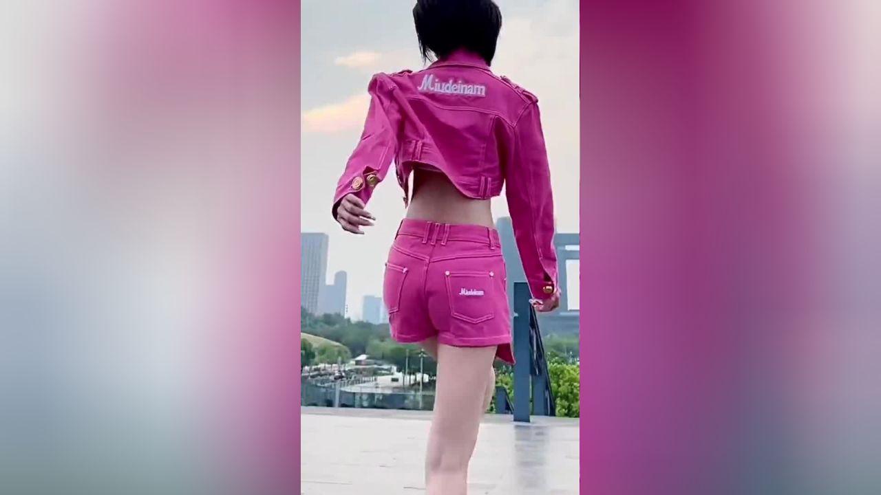 全国女孩的叫法:山东叫小曼,山西叫女娃,东北叫老妹,河南妮,你们那里