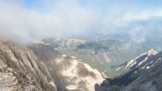 古希腊神话中,奥林匹斯山脉是众神居住之所,而昆仑是中国上古神话的