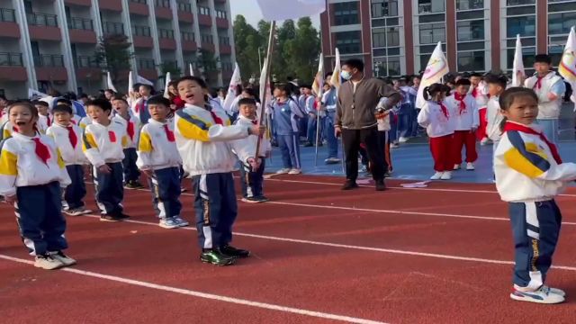 亚洲国家校服特点,韩国校服贵,印度校服多样,我国校服特点全面