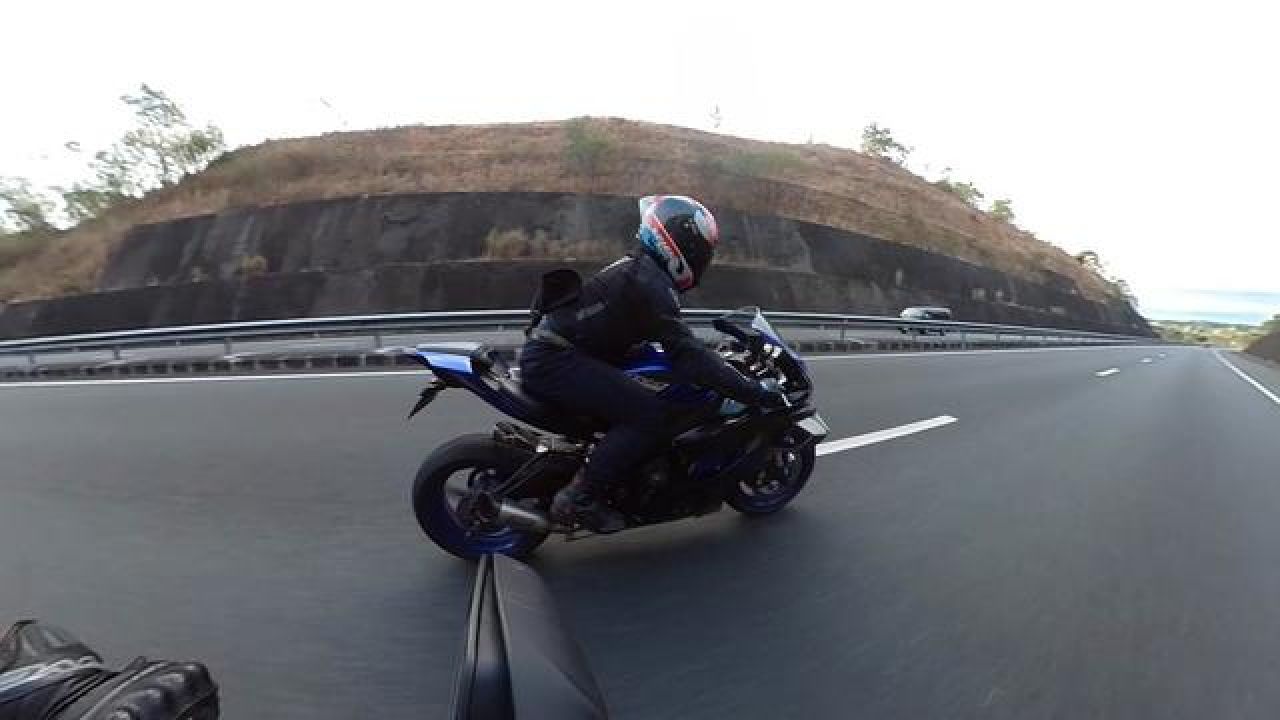 还是小牛更牛一些 #川崎zx6r #雅马哈r6