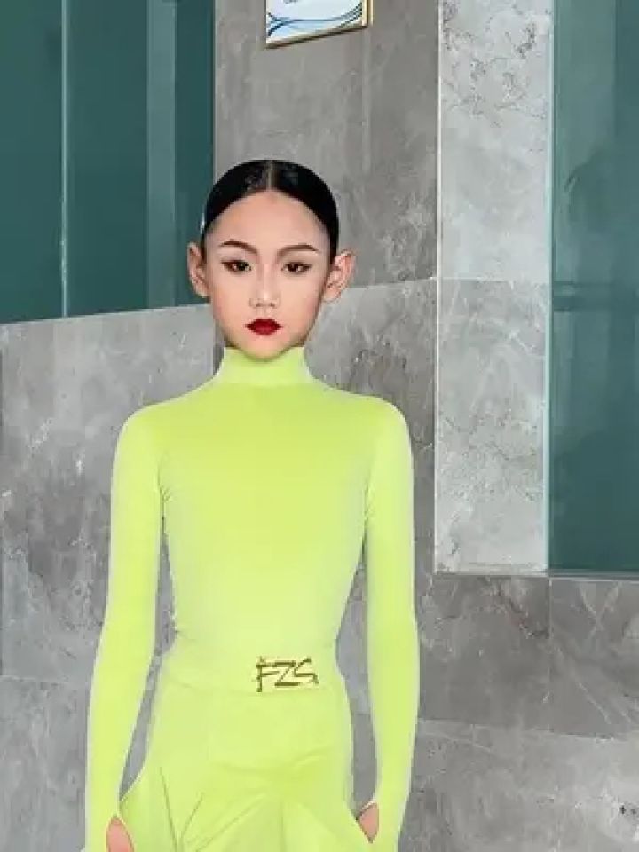 这个颜色,好喜欢 谢谢沈老板#悠悠拉丁舞 #张悠然 #港龙赛事 dance