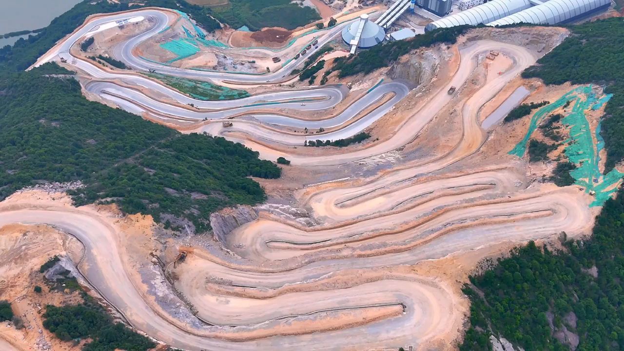 三门的十八弯山路,有"矿"