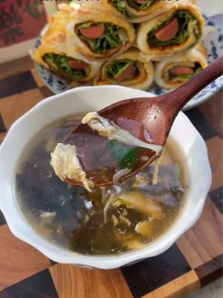 紫菜蛋花汤简单又好喝的做法,搭配鸡蛋灌饼,营养满满的早餐 #早餐