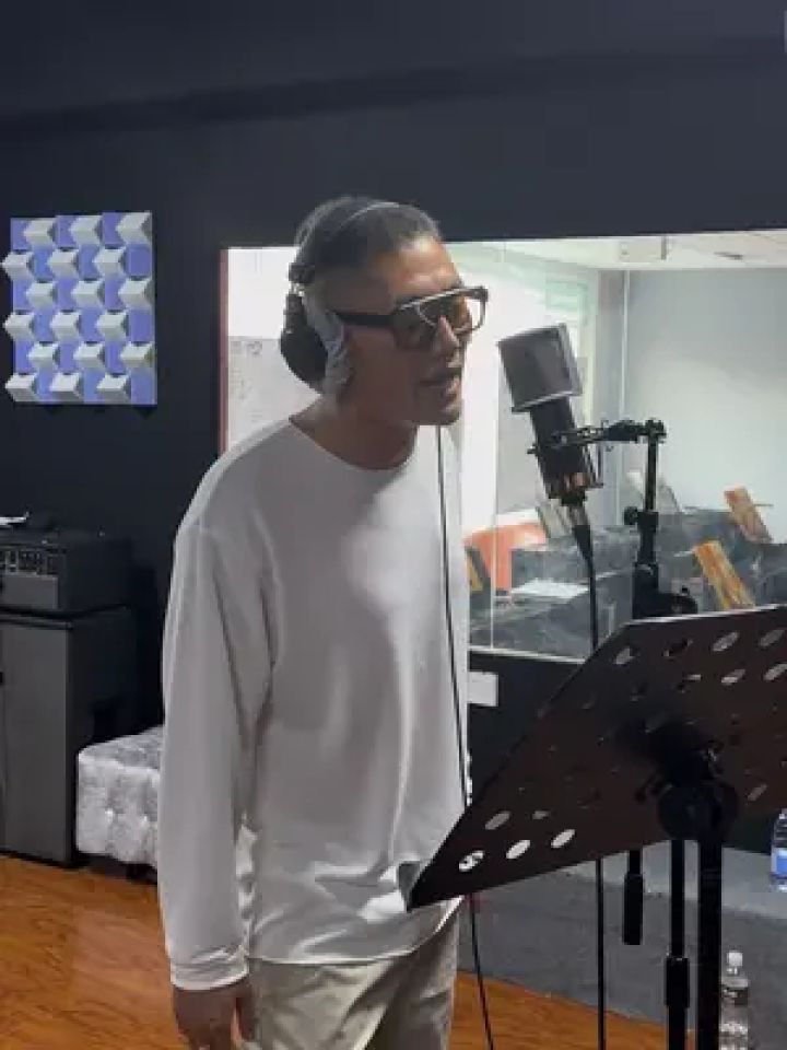 后秋版这首歌曲即将上线,先试听一下录音棚唱出来的感觉#草根歌手