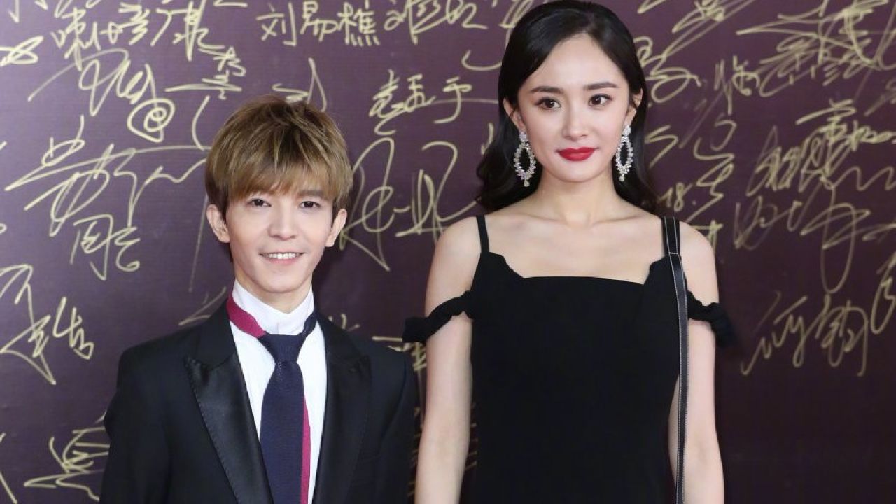 郭敬明和杨幂视频电话,女方给他看拍戏晒红的脸,两人聊曾经荒唐不羁的