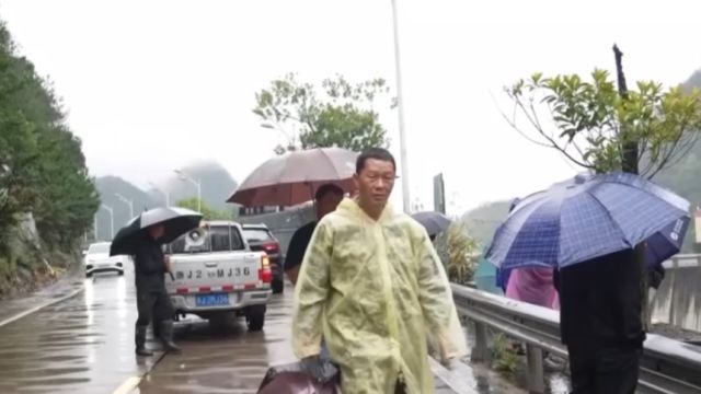 连续降雨致水位超汛限,浙江仙居县最大水库开闸放水