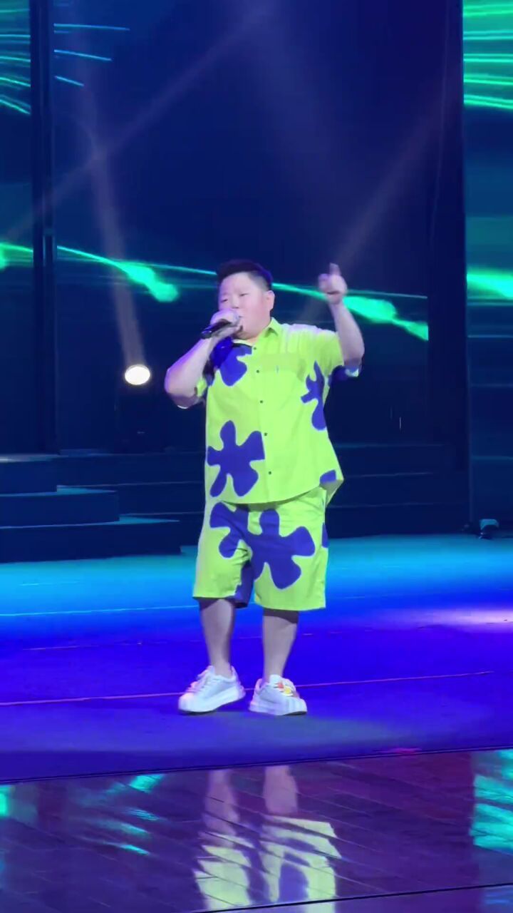 看看这是谁在唱歌#沈阳南风大剧院 #演出现场 #二人转