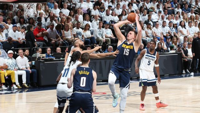 掘金115-107森林狼 约基奇35分掘金客场大胜森林狼扳平系列赛总比分