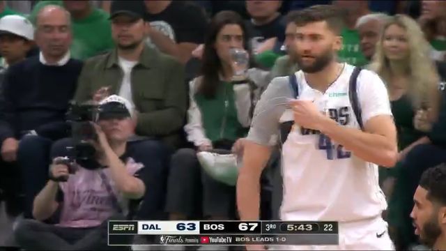NBA总决赛G2：独行侠vs凯尔特人第3节英文原声回放