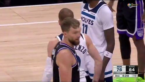 《NBA全场集锦》NBA常规赛：森林狼vs国王第3节英文原声回放