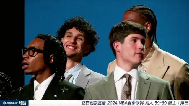 NBA夏季联赛：湖人vs骑士第3节中文解说回放