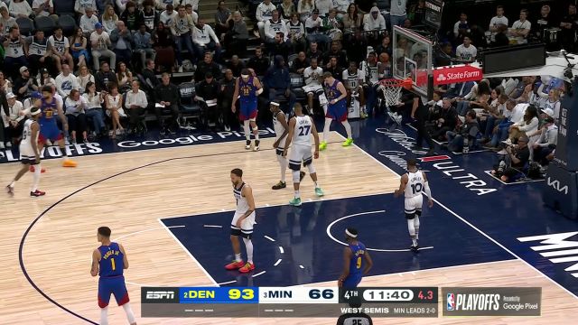 这就叫攻防一体！麦克丹尼尔斯大帽布劳恩随后抢断快攻暴扣得手