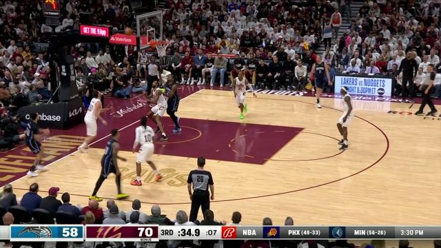 这还让人怎么防！勒维尔空中右手换左手打成2+1震撼全场
