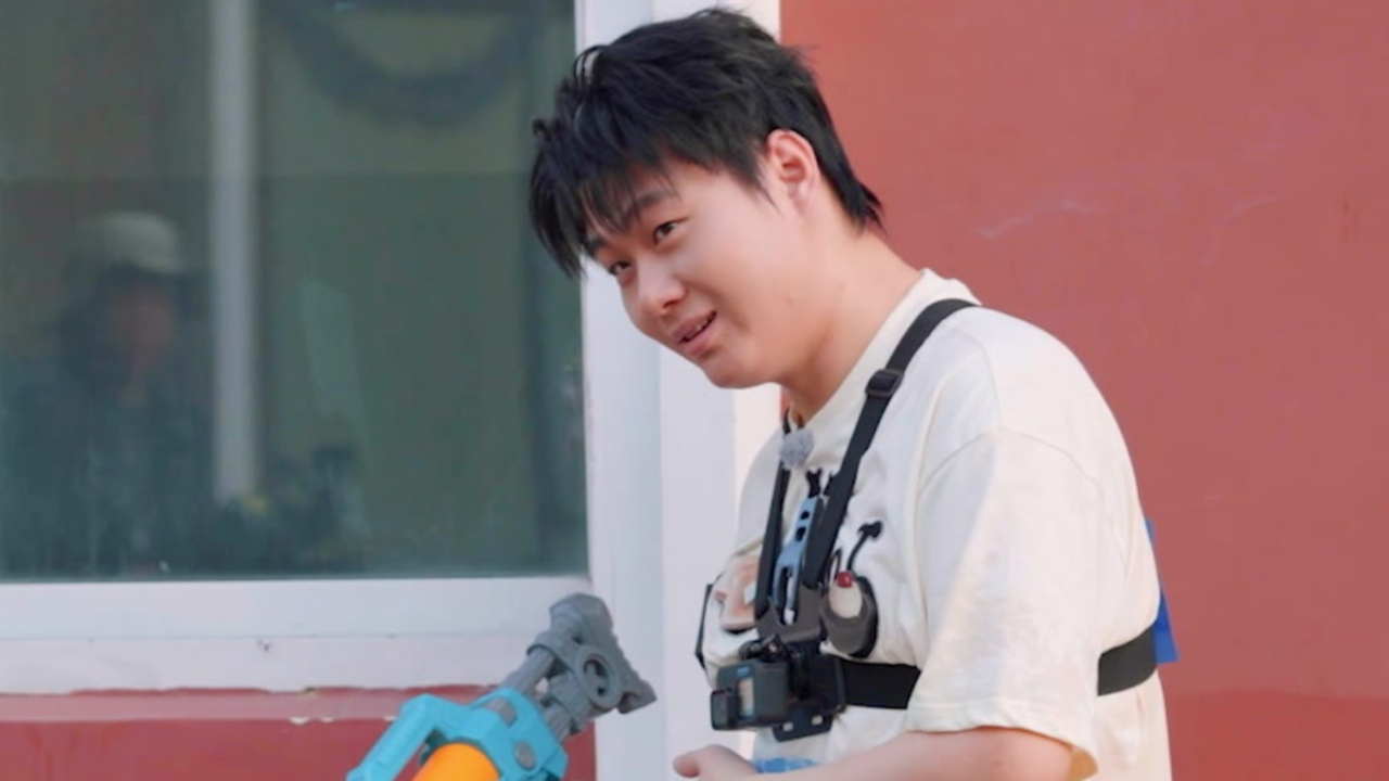 课间游戏抢先看：5V1！混乱水枪大战！