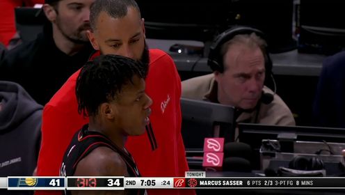 《NBA全场集锦》NBA常规赛：步行者vs活塞第2节英文原声回放