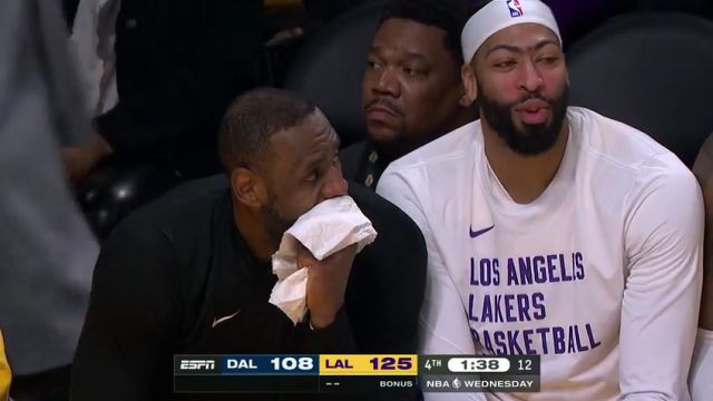 NBA常规赛：独行侠vs湖人第4节英文原声回放
