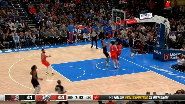 反击速度快如闪电！ 杰伦-威廉姆斯抢断快攻轻取两分