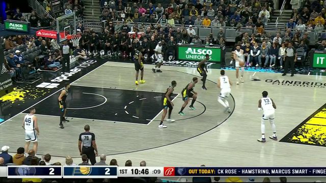 开场手感十分火热 罗迪外投三分+内线强杀连取5分