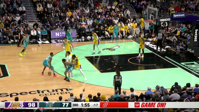 逆境显身手！落后20分之际黄蜂连中三记三分强势追分