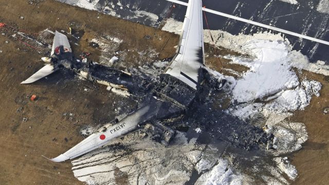 日本羽田机场飞机相撞,导致5人死亡15人受伤