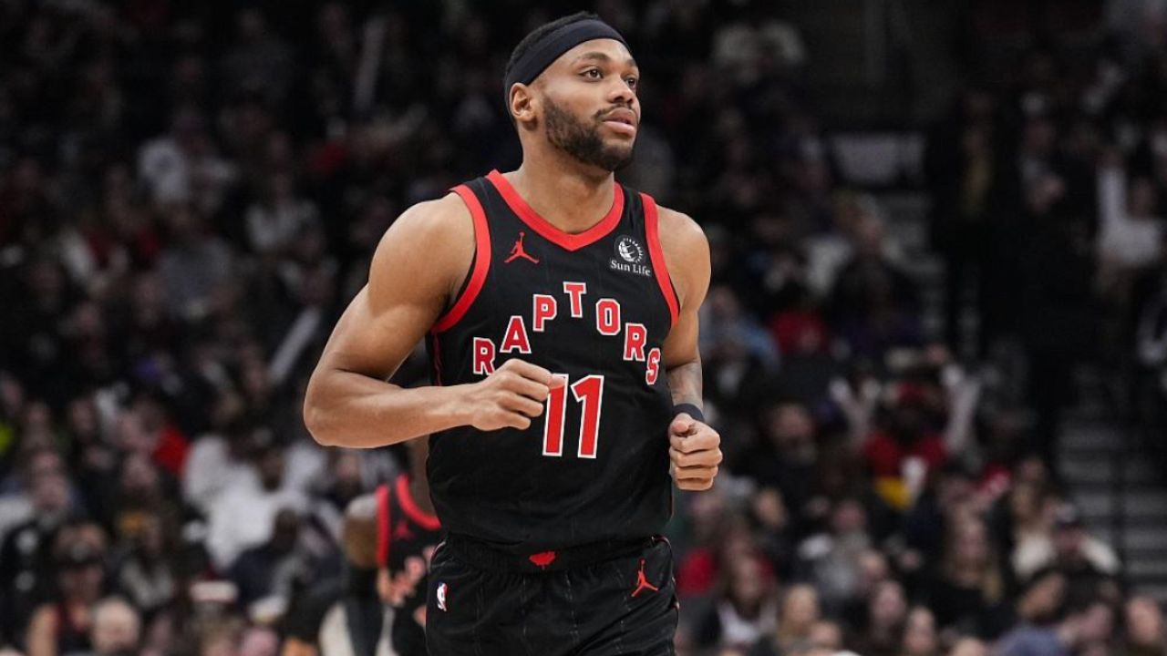 长见识!布朗花费1万美元买下11号球衣 猛龙首秀15分7板