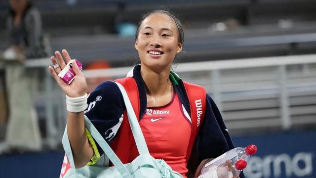 中国女网好消息!郑钦文20横扫,轰110晋级32强,获23万奖金