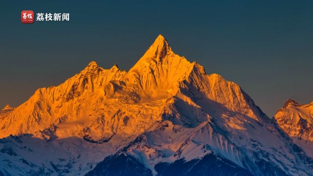 绝美震撼!延时欣赏梅里雪山日照金山