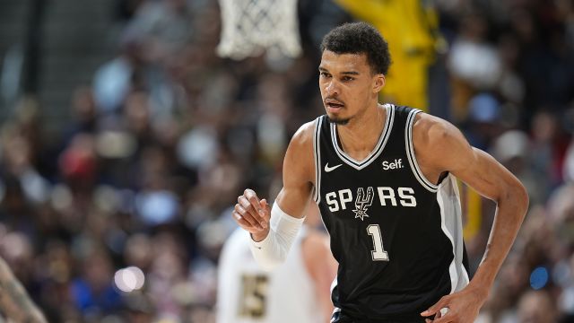 耐克发布文班亚马个人Logo!这设计实在太符合文班的外星人形象