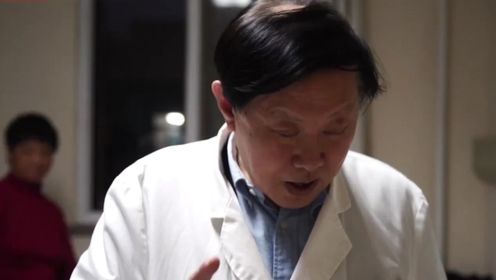 手术后十天，王江宁教授来到病房，查看患者的恢复情况