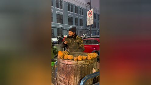 哈尔滨道里菜市场门口卖地瓜的大爷说了，特意为南方小土豆打特价，先可南方小土豆买#宠粉#哈尔滨
