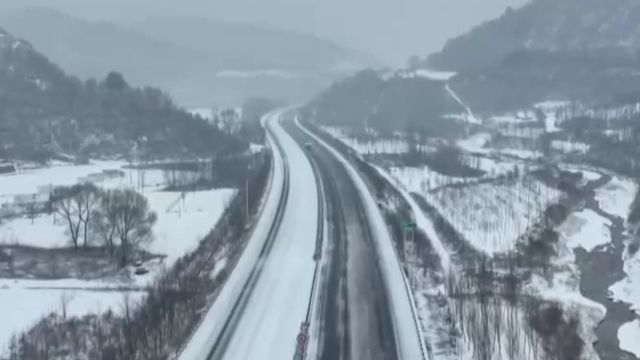 陕西:受降雪影响,部分高速公路收费站入口封闭限行