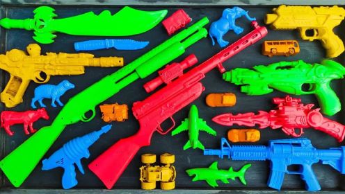 菜地里发现很多玩具，找到好多玩具枪