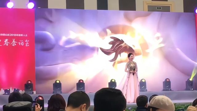 演员鸿利舞台歌曲串烧《宏情梦彩》《甜蜜蜜》《小城故事》《踏浪》