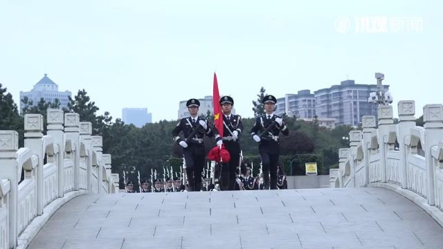 伴随着3月的第一缕晨光,八一广场再次传来了嘹亮的国歌声——3月1日上午7时,“弘扬爱国志 奋进新征程”八一广场升国旗三月场次活动举行.