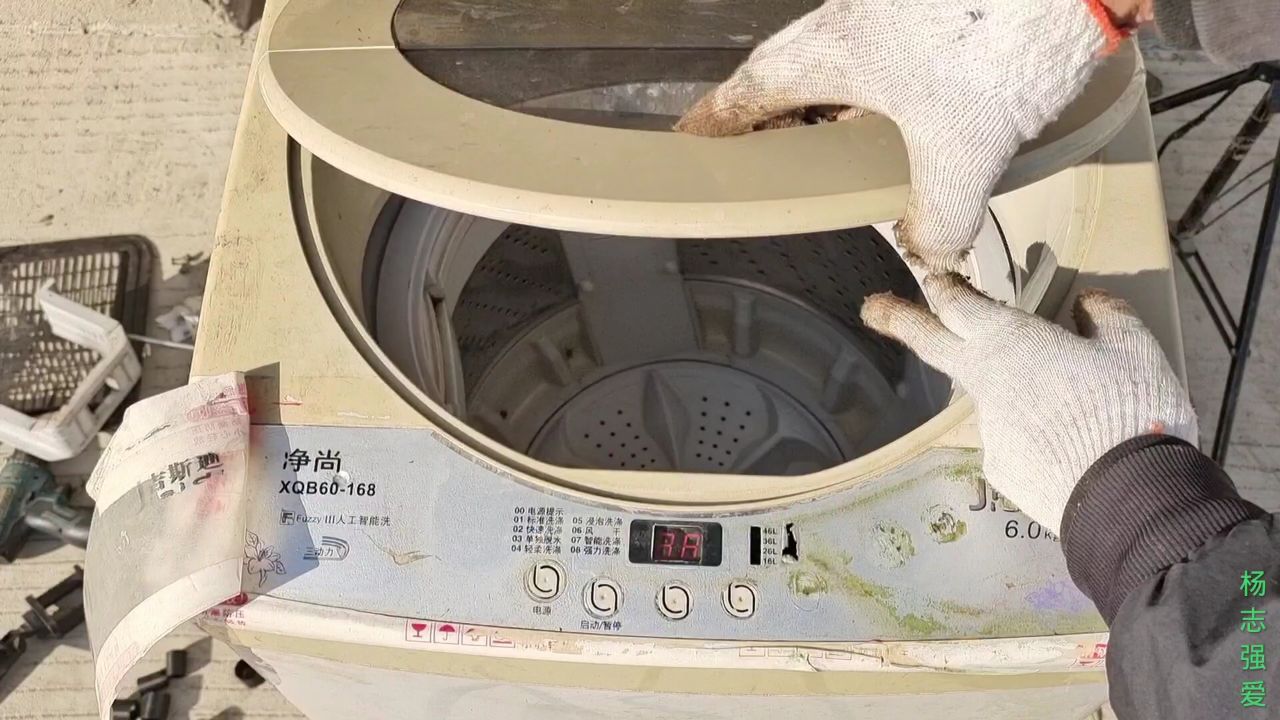 洗衣机正转,反转,正常,脱水的时候,内桶不会转动,换抱簧,维修好,解决