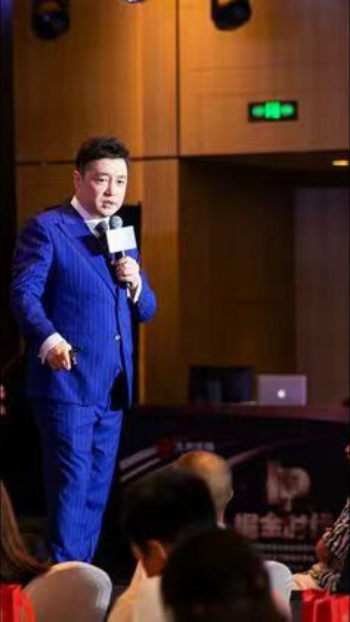 老板和经理可以成为情侣吗,看看大齐老师怎么说