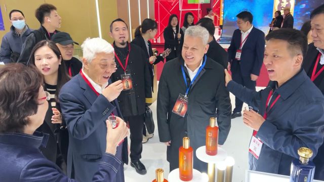 超燃现场,人气飙升!九暹酒C位亮相2024华南中酒展