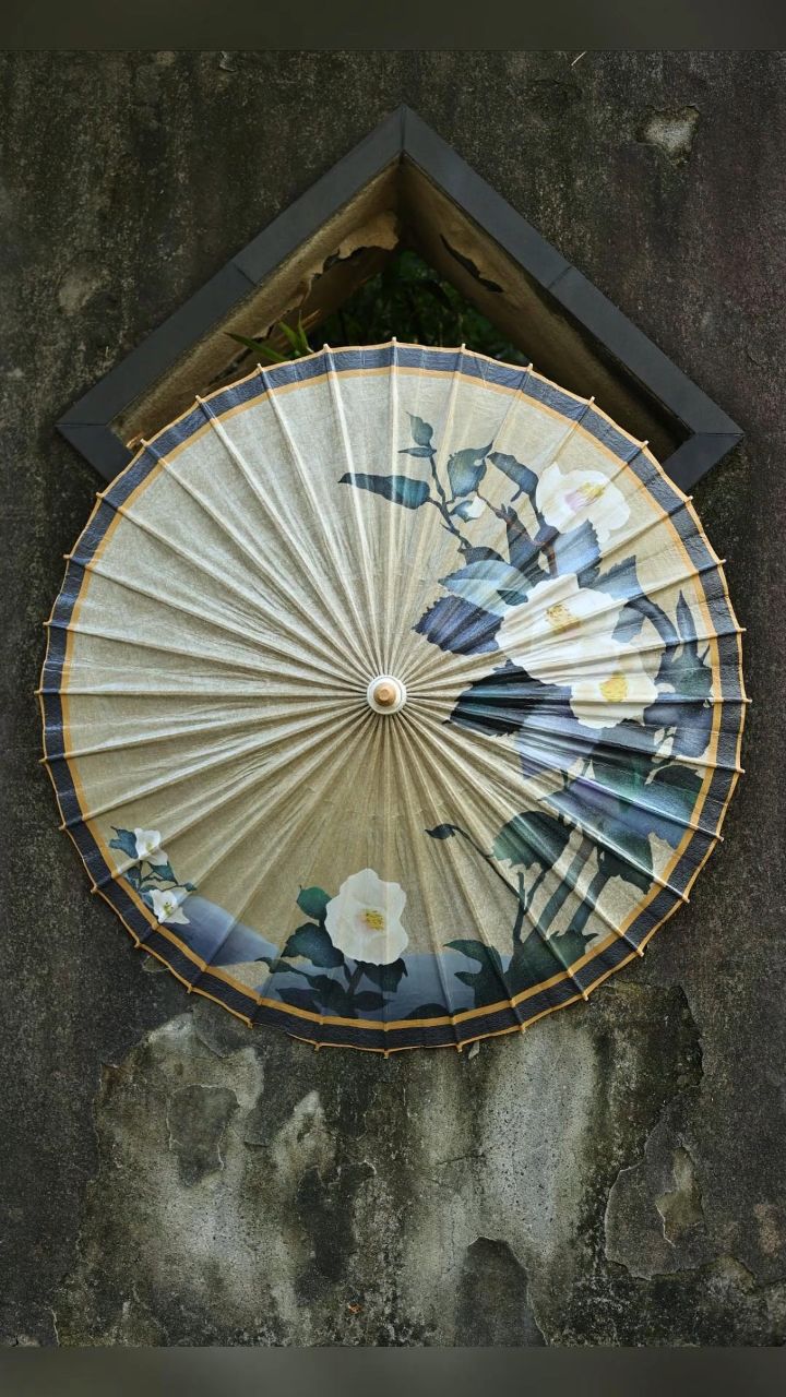 粉丝找我定制一把逆水寒的伞,来看看我做的怎么样#逆水寒#油纸伞#手工