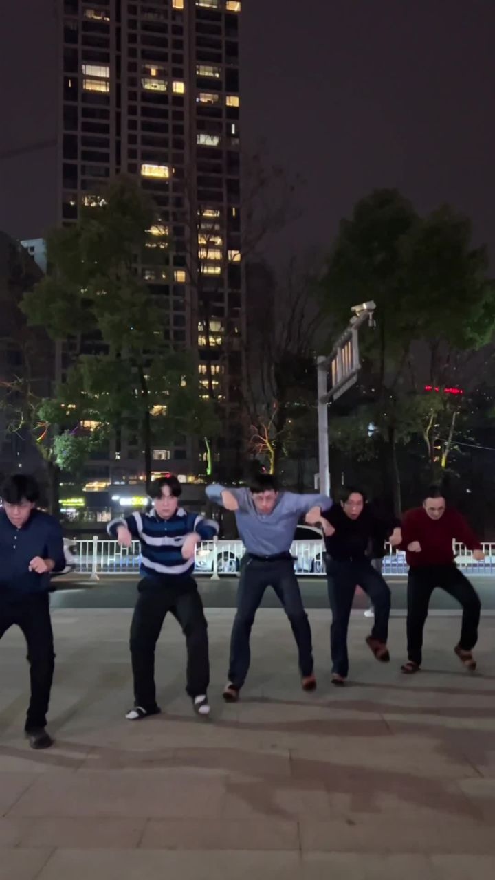 摩托舞又来上分了,有没有家人要来加入?