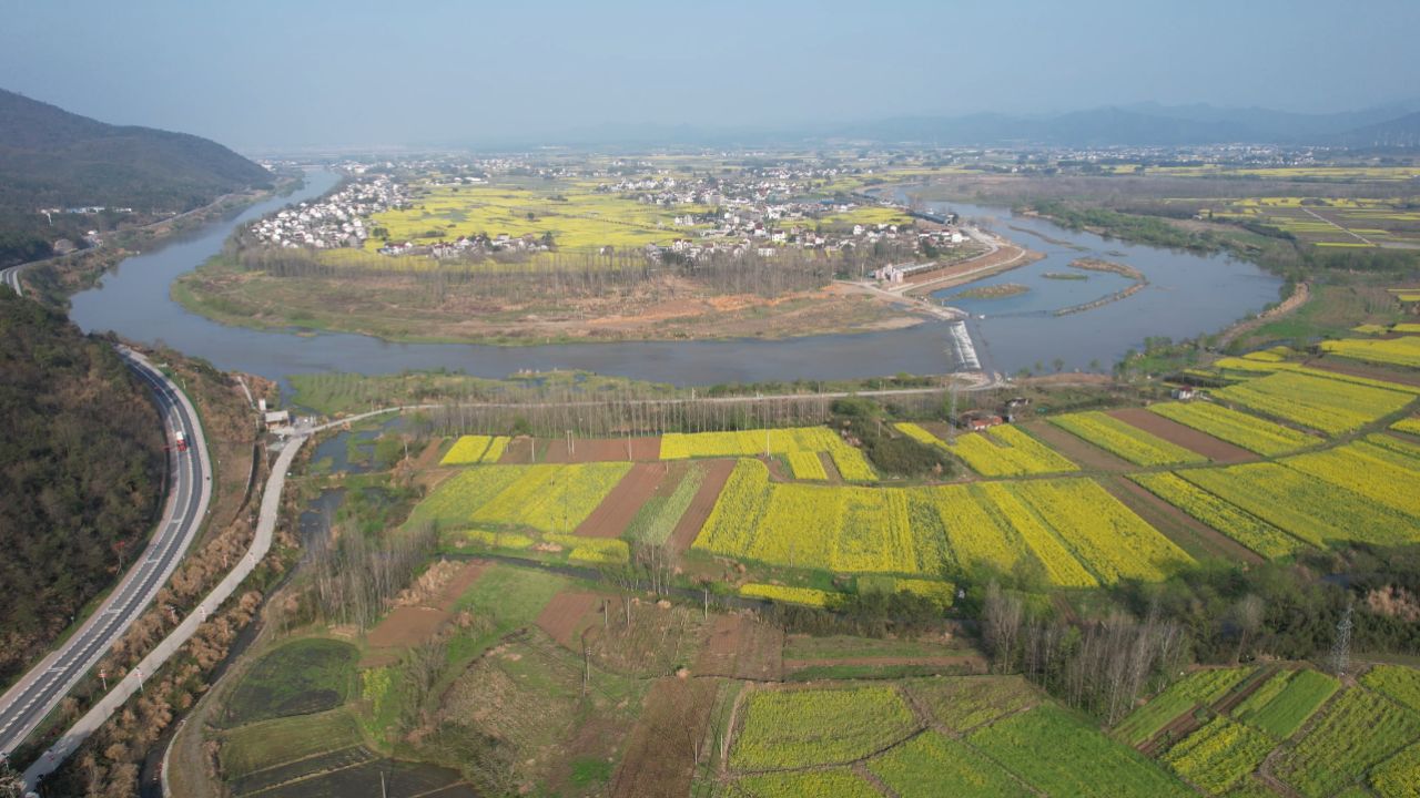 丁家桥镇后山村穿上了新装