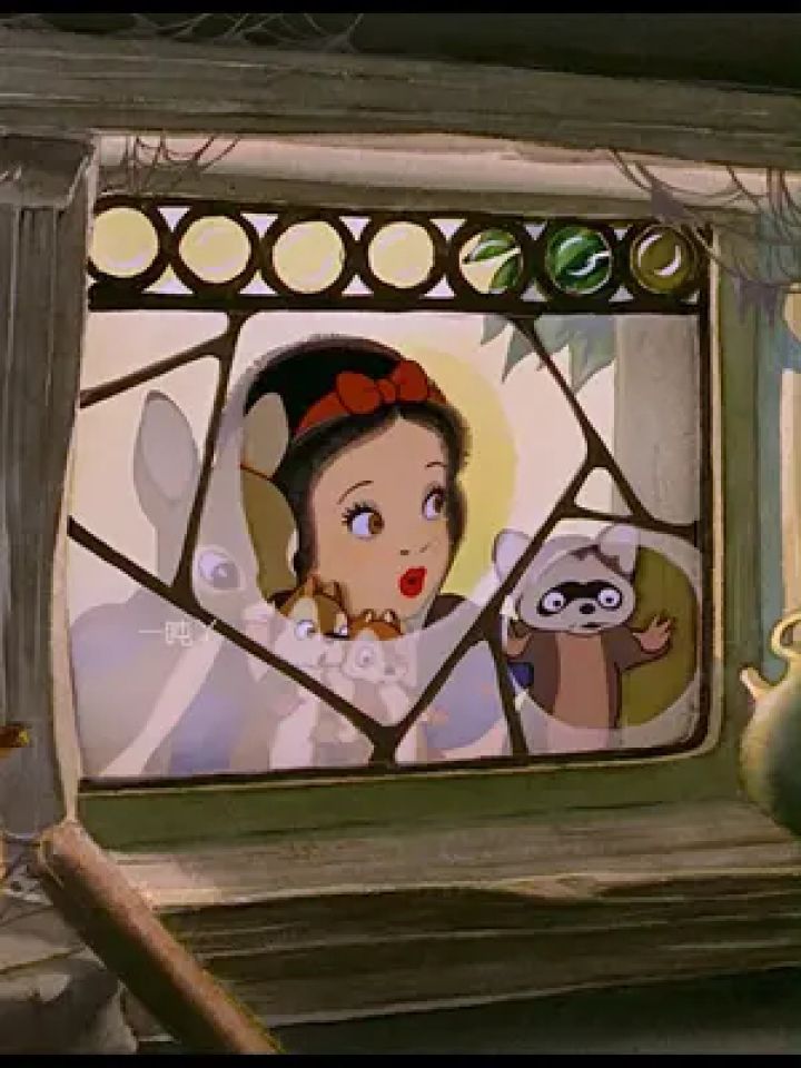 开心一点. #白雪公主 #童年动画 #迪士尼