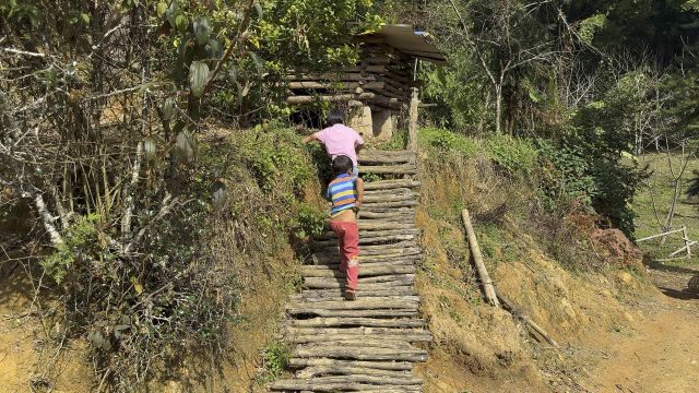 华纳娱乐邱先生带你了解真实大山里面的生活