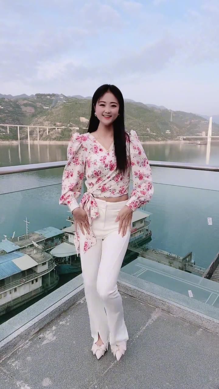 好听的纯音乐,一起跳起来#微胖女生#肉肉脸#刷到就是缘分#招牌笑容