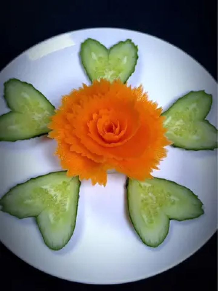 胡萝卜做成吃不起的样子#牡丹花 #创意盘饰 #吃出仪式感 #果蔬造型