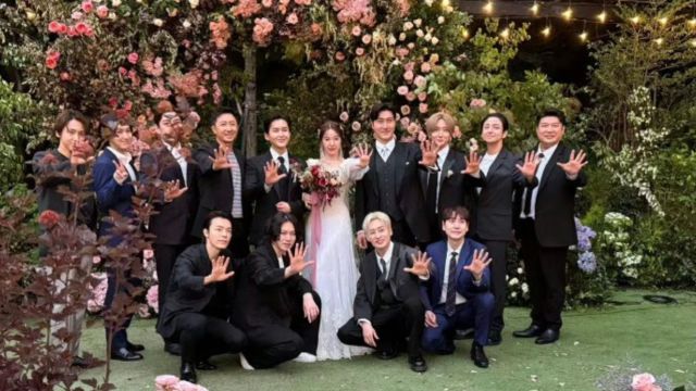 韩国组合SuperJunior的成员厉旭举行婚礼,组合的13位成为都来了